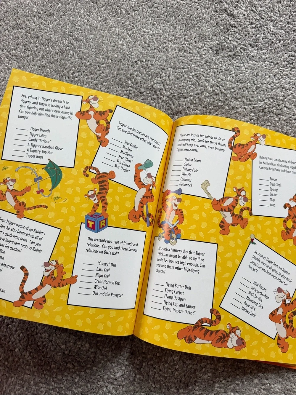 Tigger Look and Find Book